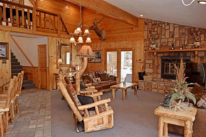 Timber Crest Retreat - Hot Tub - Satellite - Washer - Dryer - Fireplace - Grill - Firepit - Garage Access